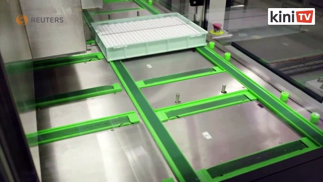 UK negara pertama di dunia meluluskan vaksin Pfizer