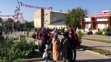 SİİRT - Kurtalan'da 5 büyüklüğünde deprem - Deprem sonrasında yaşanan panik ve marketin devrilen rafları