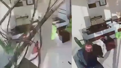 Siirt'teki depremin şiddeti iş yerinin kamerasına böyle yansıdı