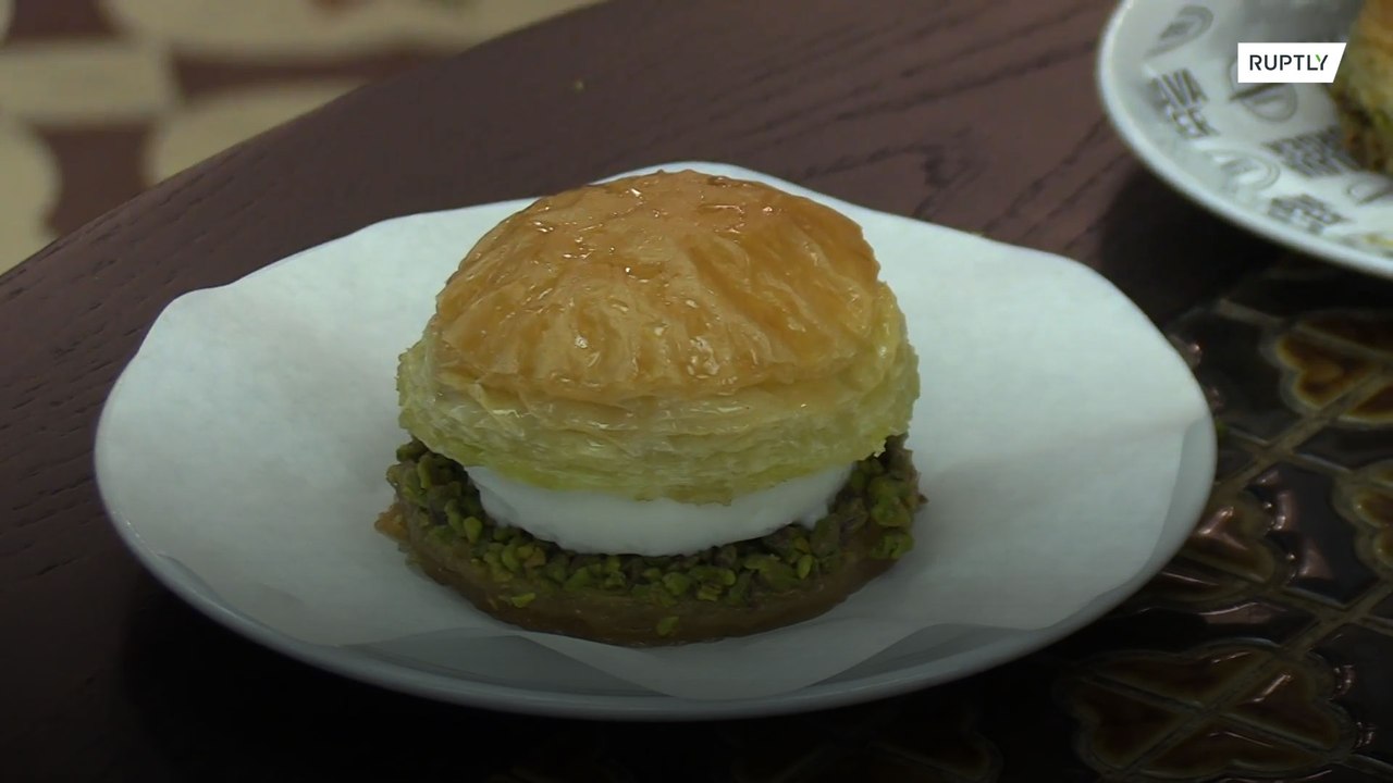 Restaurante turco cria baclava em forma de hambúrguer