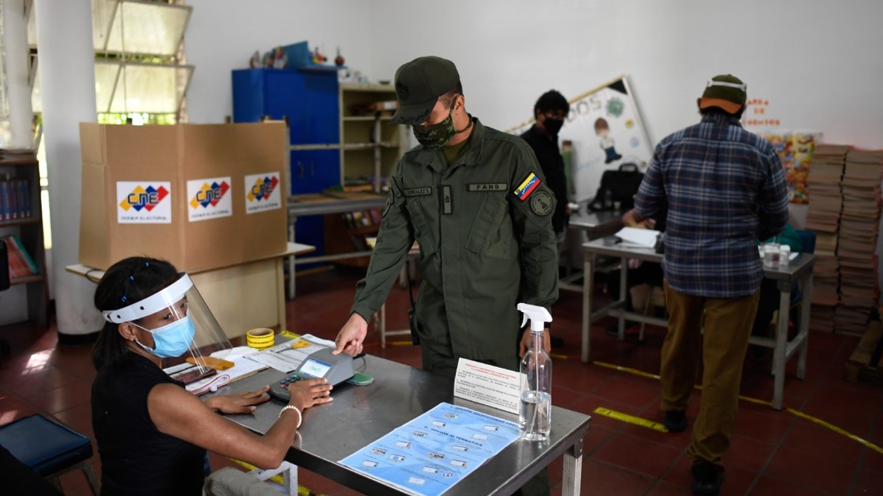Venezuela celebró elecciones parlamentarias en medio de críticas de fraude
