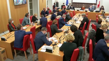 Francia investigará 76 mezquitas por posible radicalización islámica