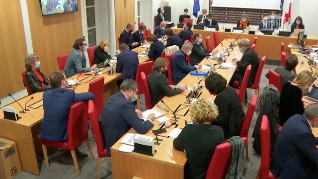 Francia investigará 76 mezquitas por posible radicalización islámica