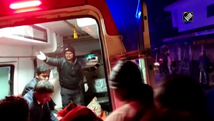 उत्तरप्रदेश के कौशाम्बी में कार पर ट्रक पलटने से 8 लोगों की मौत