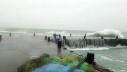 إعصار بوريفي يتوجه إلى الهند بعدما ضرب سريلانكا