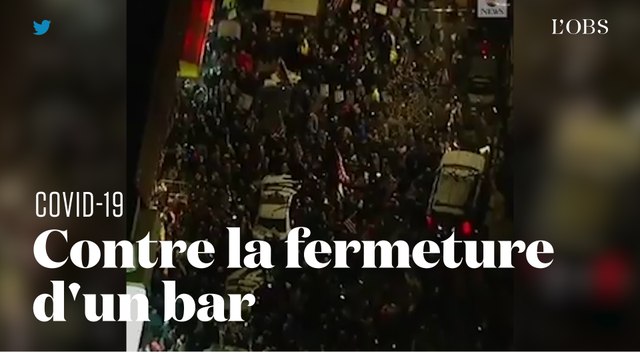 A New York, des centaines de manifestants s'opposent à la fermeture d'un bar en plein Covid-19