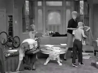 The Lucy Show S01E10  Vivian Sues Lucy
