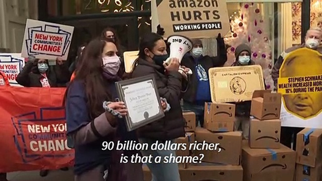 Jeff Bezos crowned "Pandemic Profiteer" by protesters outside his Manhattan  home - Vidéo Dailymotion