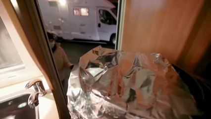 Un restaurante belga sirve comidas a autocararavanas en el aparcamiento de su local