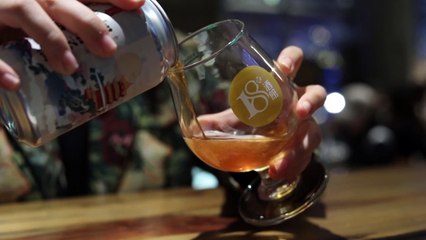 Wuhan cuenta la epidemia en una lata de cerveza