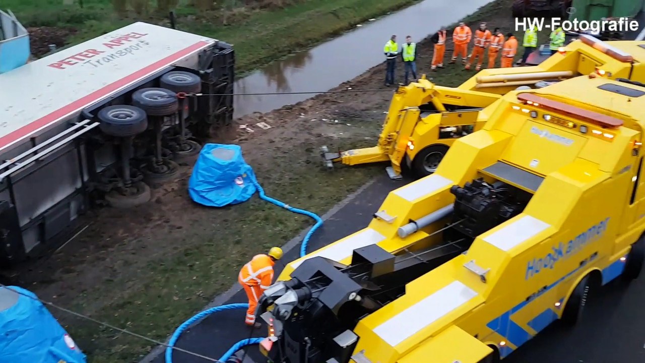 Luchtkussen berging gekantelde vrachtwagen A28