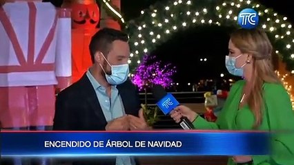 Mira la encendida del árbol de navidad en el Malecón 2000