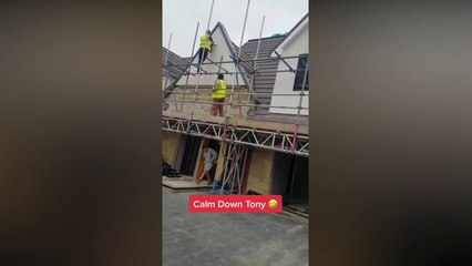 Furieux, il démolit les travaux qu'il a fait parce que son client ne veut pas le payer