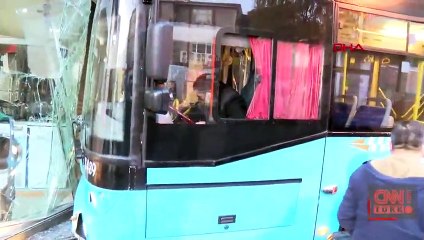 Özel halk otobüsü iş yerine girdi | Video