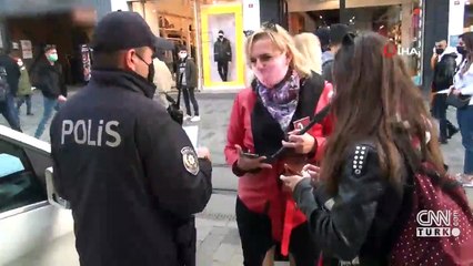 İki turistten birine ceza yazıldı, diğeri dans etti | Video