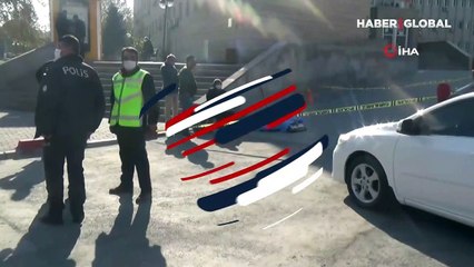 Kahreden fotoğraf! Ölen eşinin cenazesinin başında böyle bekledi