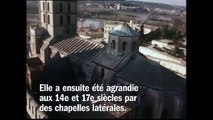 La cathédrale Notre-Dame-des-Doms et le musée du Petit Palais