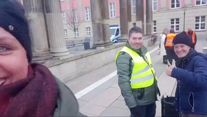 Frauen Bustour Demo 7 in Potsdam mit Eva Rosen und Sandra Wpunkt am 04.12.2020