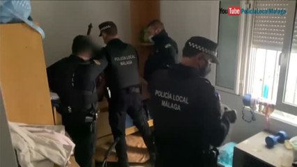 Detienen a un maltratador oculto bajo un somier en la casa de su ex pareja