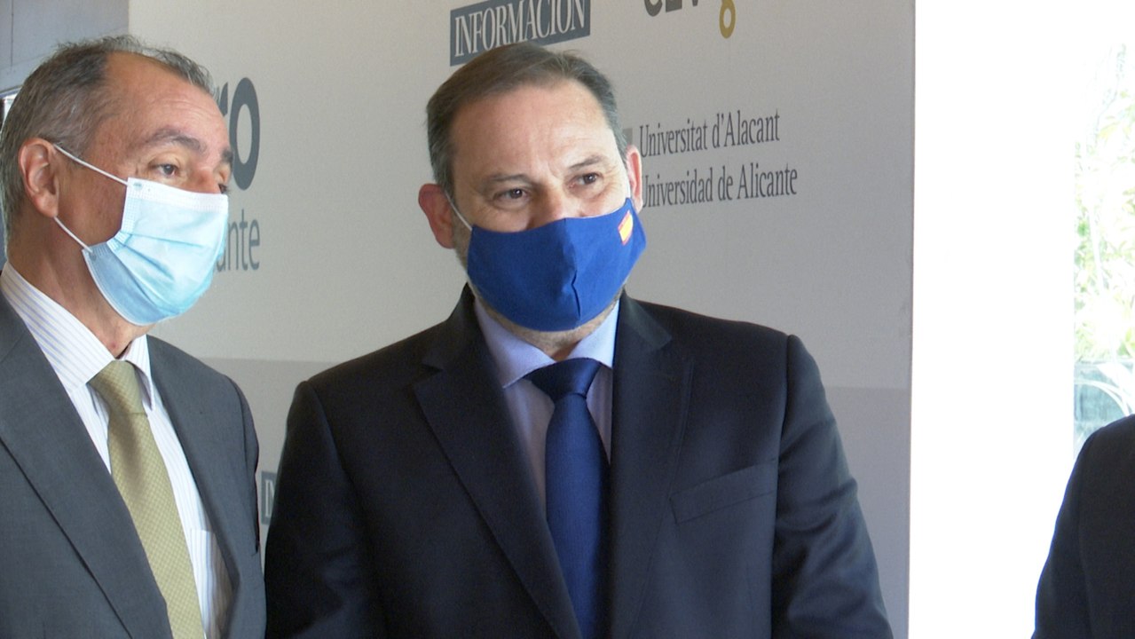 El ministro Ábalos participa en el Foro Alicante sobre movilidad