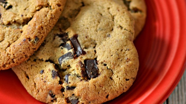 What's the Difference Between Bread Flour and All-Purpose Flour?