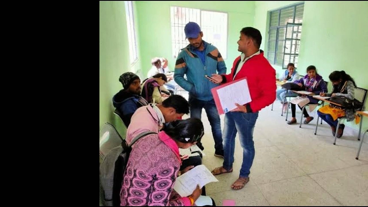 नियोजन की लेटलतीफी से निराश, शिक्षक अभ्यर्थियों के अहसास ! और मेरे कुछ अल्फाज़ !! By- MD RAHMATULLAH