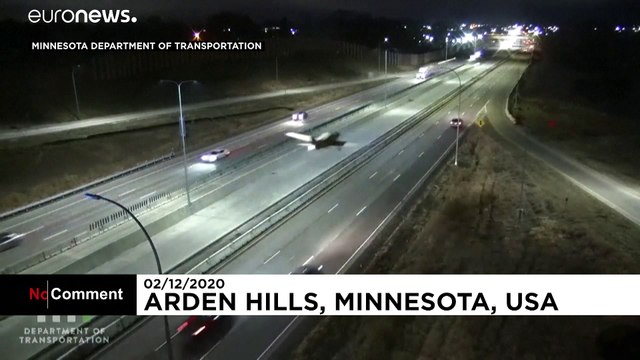 Atterrissage d'urgence sur une autoroute près de Minneapolis
