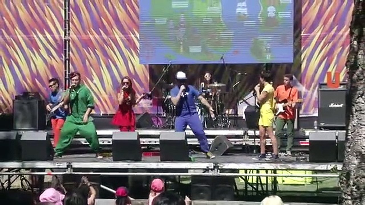 Cantando Aprendo a Hablar en Kidazapalooza Santiago 2016 parte 2