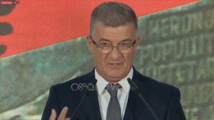 Ora News - Hoxha thërret ezanin në Vlorë, prefekti Mamaj ndalon fjalimin