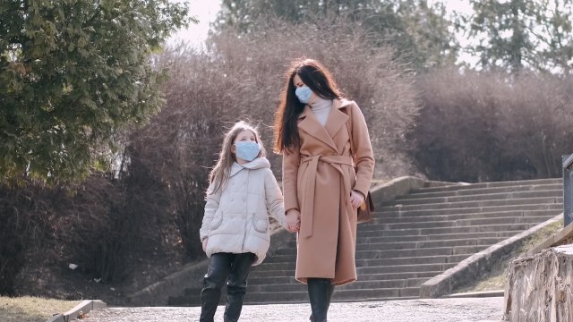 A ‘Squad’ Of Moms Is Helping Other Moms Quit Their Stress Drinking