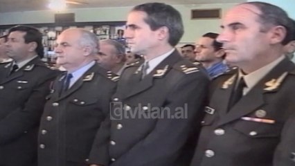 Ministri i Mbrojtjes Gjoni: "Ushtria shqiptare ne gatishmeri me Malin e Zi" - (23 Shtator 2000)