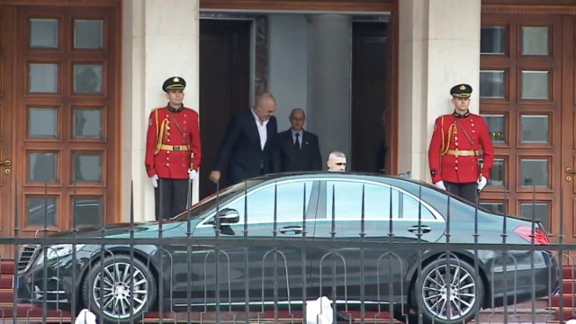 Top News - Konsultimet për datën/ Rama pranon ftesën e Metës