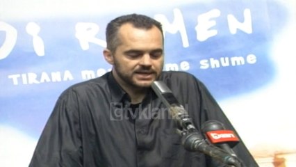 Tải video: Edi Rama takim me sportistet e Tiranes - (26 Shtator 2000)