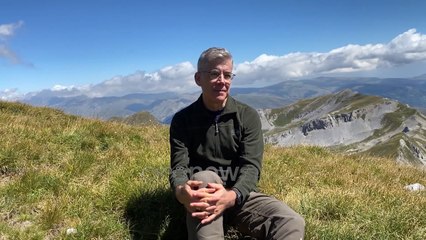 Ora News - Ambasadori i Vatikanit eksploron bukuritë e Shqipërisë, ngjit Korabin