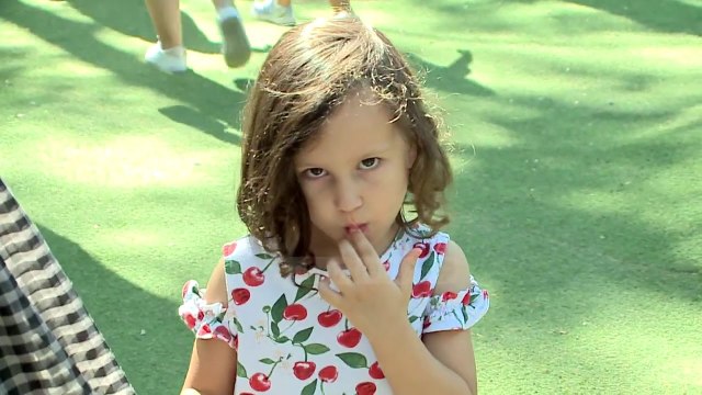 Si do ti sistemojmë fëmijët?/ Prindërit të shqetësuar për turnet në shkolla