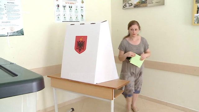 Top News - Nis të hënën, ja sfidat e vjeshtës/ Kuvendi pas pushimeve