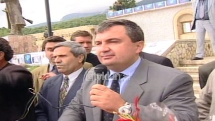 Policia e Tropojes arreston 6 persona per incidentin ne mitingun e PS - (27 Shtator 2000)