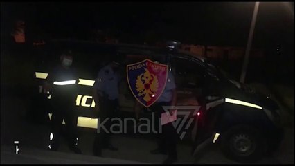 POLICIA ARRESTON DY TË RINJTË QË PO TRANSPORTONIN EMIGRANTE TE PALIGJSHEM  - News, Lajme - Kanali 7