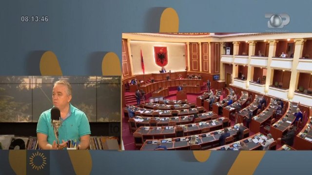 Wake Up/ Afrim Krasniqi: Paradoksi i një parlamenti me deputetë që votojnë nga plazhi