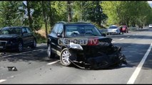 Report TV -Aksident në Tushemisht, dy makina përplasen me njëra-tjetrën, 1 i plagosur