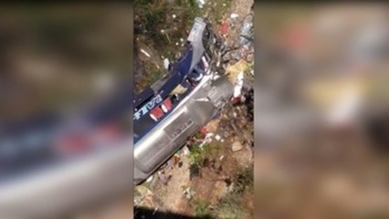 Al menos 16 muertos y 27 heridos al caer un autobús de un viaducto en Brasil