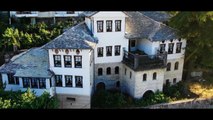 Opinion - Me pamje nga gjithe qyteti i Gjirokastres, zbuloni shtepine e diktatorit Enver Hoxha
