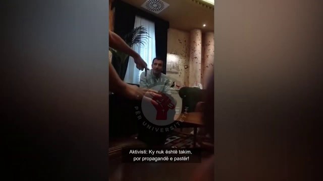 Ora News -“Vrasës i Ardit Gjoklajt, betonizove Tiranën” Veliaj përplaset me studentët në zyrën e tij