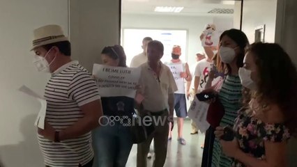 Ora News - Nën thirrjet “Duam Ujë” banorët mësyjnë UKT-në