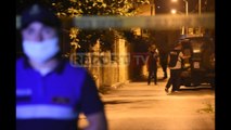 Vëllai i grabitësit të njohur në Tiranë në kërkim, plagos me armë 30-vjeçarin tek '5 Maji'