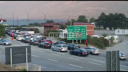 Report TV -Radhë kilometrike në Morinë edhe në shtator! Kosovarët s'braktisin bregdetin shqiptar!