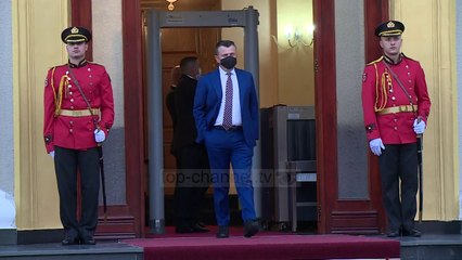 Deputetët indiferentë ndaj Covid/ 13 nga 122 i kërkuan llogari qeverisë, asnjëri për pandeminë