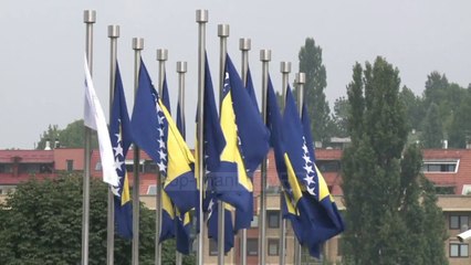 Top News - Me test negativ PCR/ Bosnja hap kufirin për të huajt