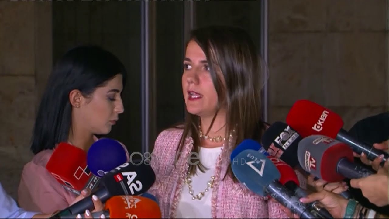 Ora News - Hajdari insiston te listat e hapura: Rama do të mbajë tepsinë, Mona nuk i shqitet Lulit
