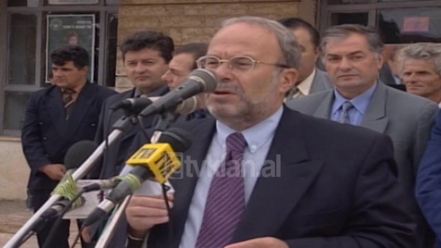 PS, Fatos Nano nis fushaten elektorale për balotazhet - (7 Tetor 2000)